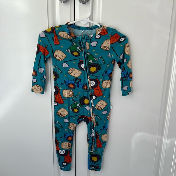 Posh Peanut Stretchy Footie PJs - Picture 1 of 3